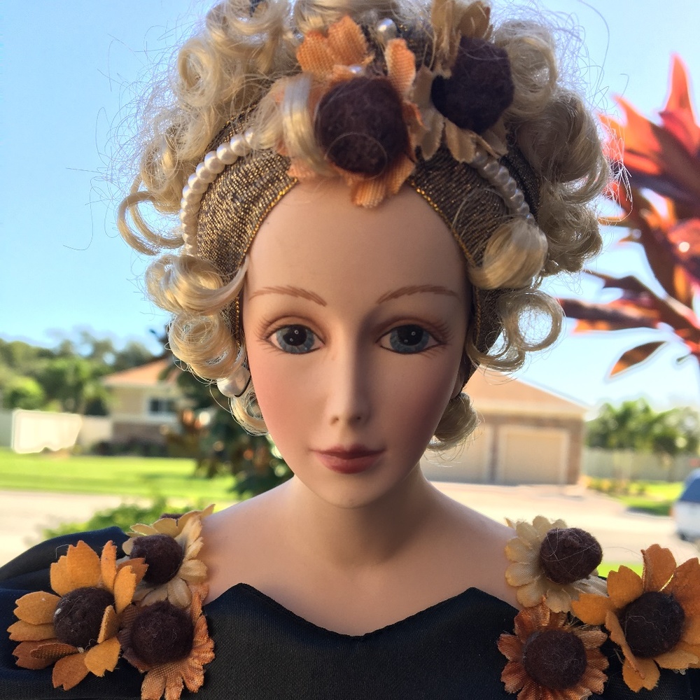 ⬇️⬇️Collectible Porcelain  Ballerina Victorian Doll - Picture 3 of 5
